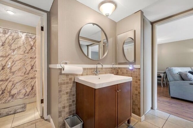 Building Photo - Looking for more space, more calm, and a lifestyle upgrade with move in specials nestled around e...