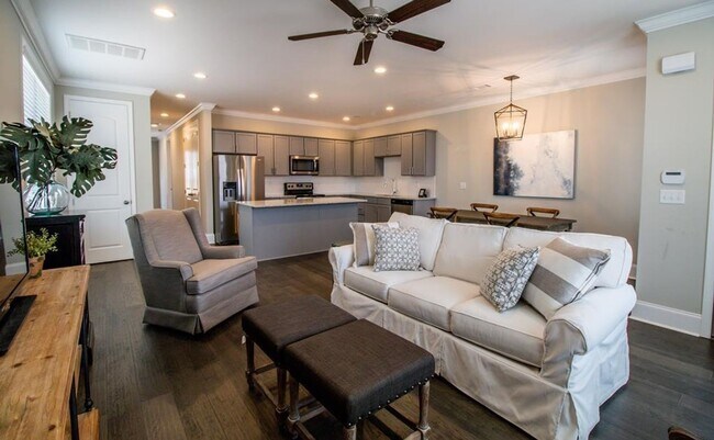 Building Photo - 3BD/3BA FOR RENT IN THE RESERVE