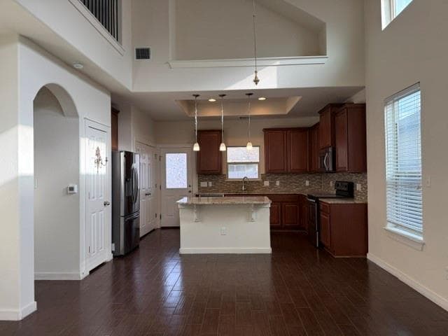 Building Photo - 16101 Hawthorne Heights Trail