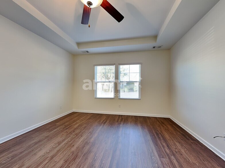 Building Photo - 202 Dogwood Cir