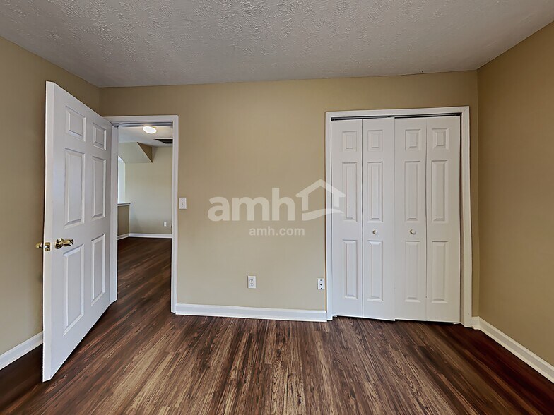 Building Photo - 3915 Madison Bnd NW