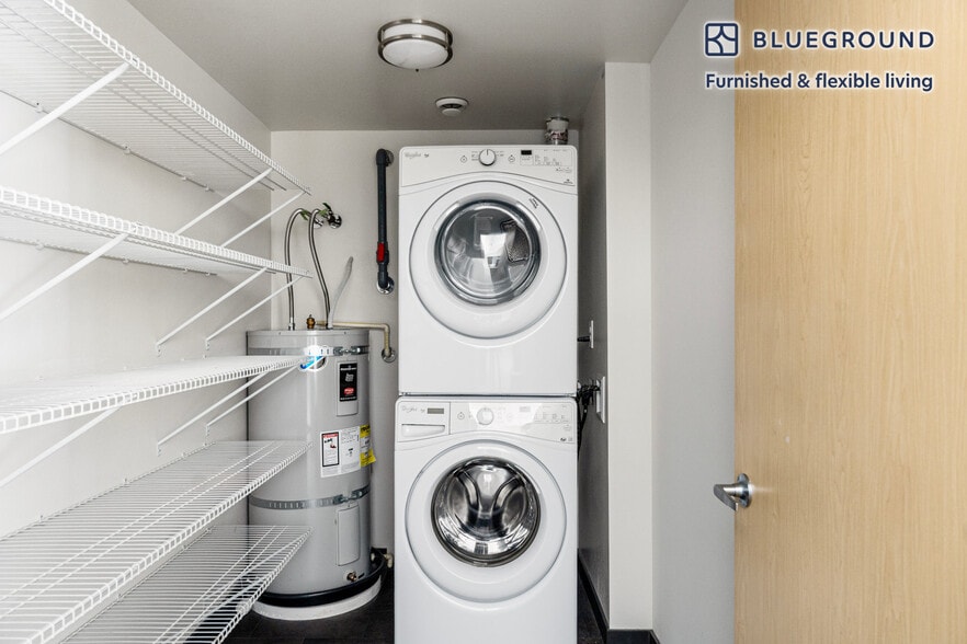 Building Photo - 15566 Northeast 22nd Place-SI FL7-ID910