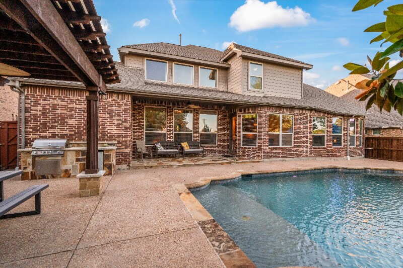 Building Photo - 2812 Waverley Dr