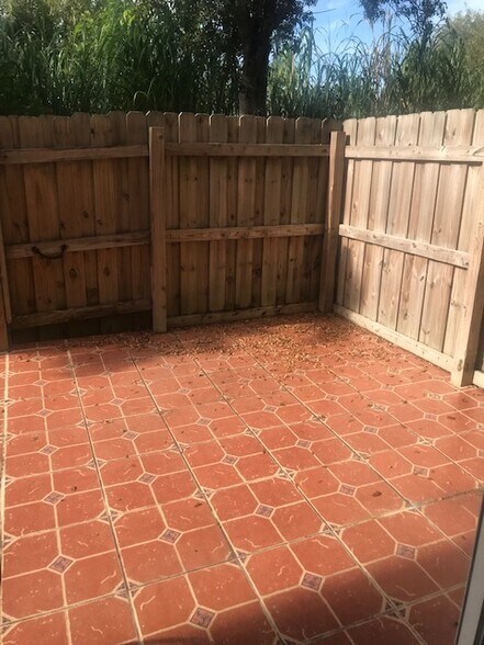 Building Photo - 1677 SE 27th Ct