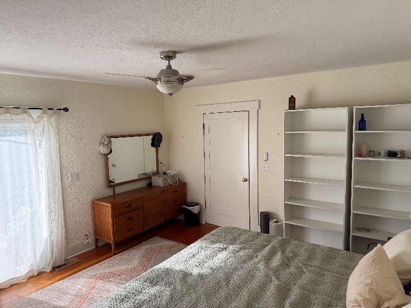 Building Photo - 588 S 15th St