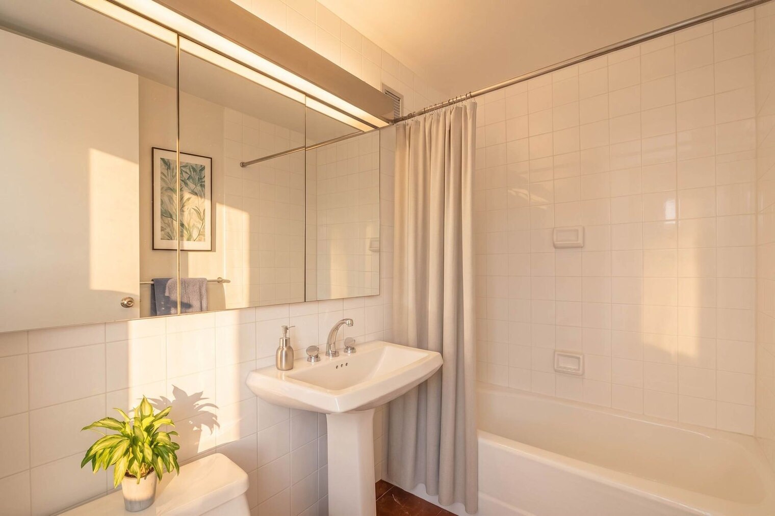 Building Photo - 525 E 72nd St