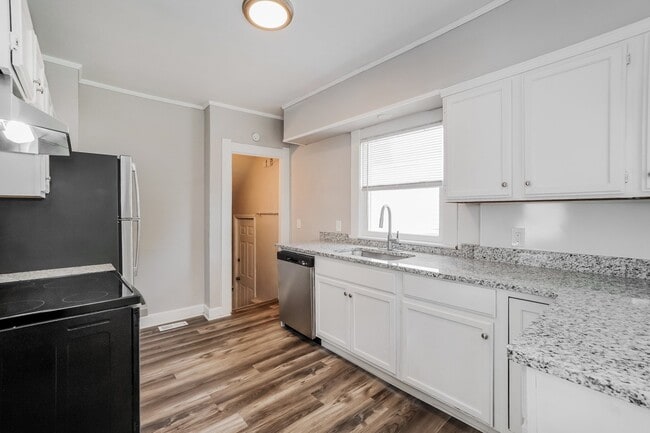 Building Photo - 625 Colima Dr