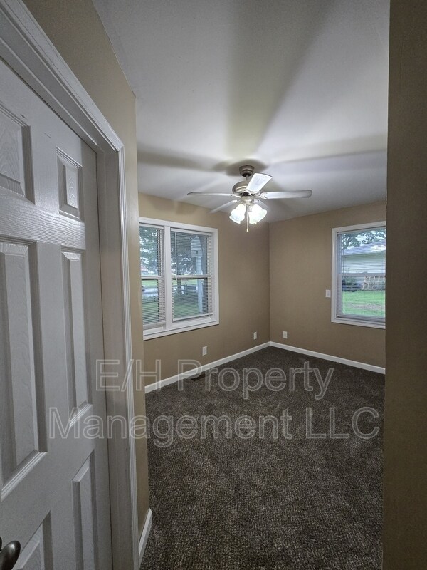 Building Photo - 635 N Andover Rd