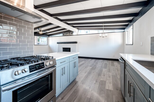 Building Photo - 5131 Barstow St