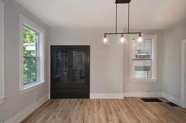 Building Photo - 5 bedroom home in the Upper Hill District