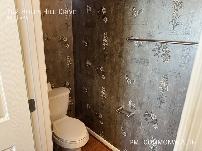 Building Photo - 752 Holly Hill Dr