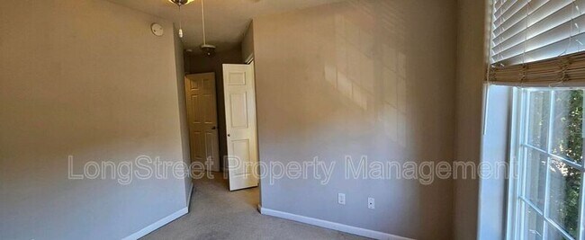 Building Photo - 4322 NE 76th Ave
