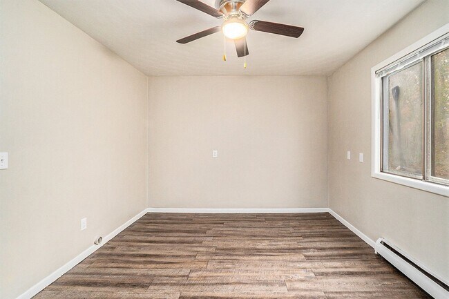 Building Photo - Newly remodeled 1 bedroom 1 bathroom - Ask about our Security Deposit Alternative!