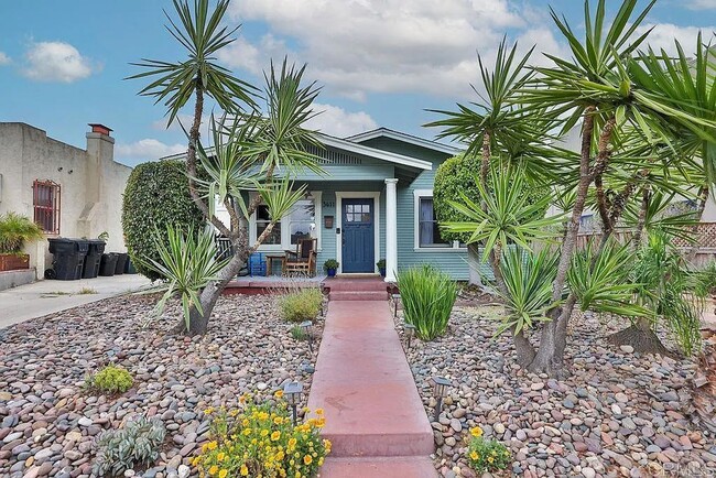 Building Photo - Charming 2 Bedroom, 2 Bath Craftsman Home