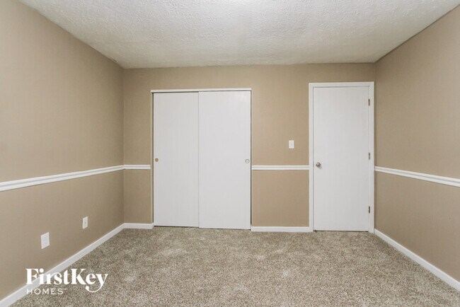 Building Photo - 1327 Fairview Dr