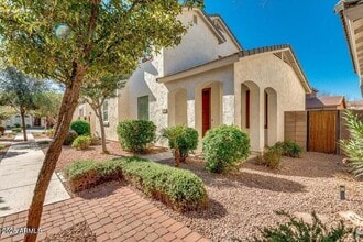 Building Photo - 4334 E Carla Vista Dr