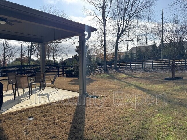 Building Photo - 6651 Rivergreen Rd