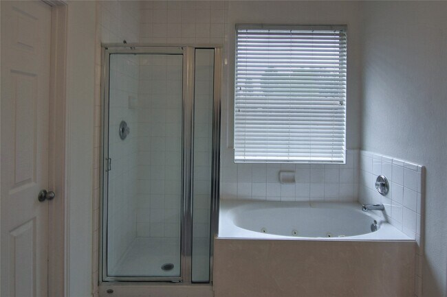 Building Photo - 322 Wild Bird Dr