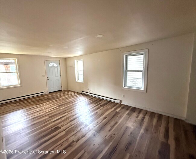 Building Photo - 307 School St