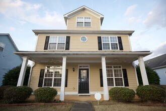 Building Photo - 7897 The Lakes Point