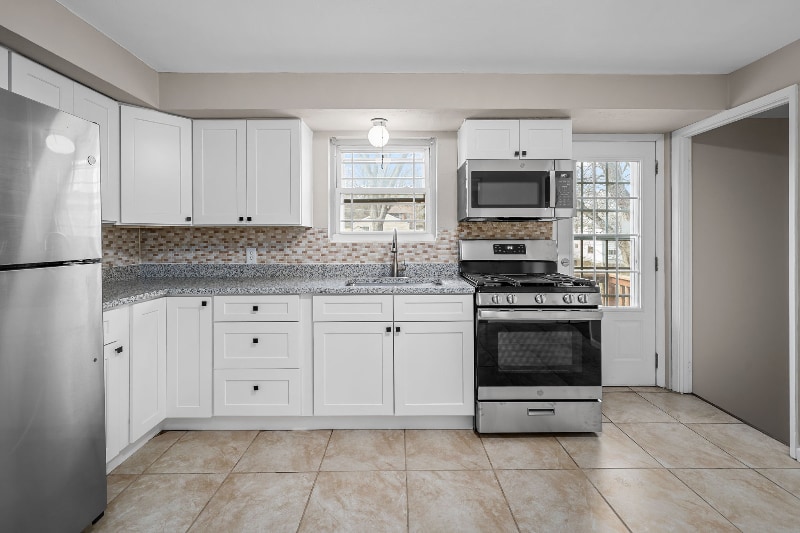 Building Photo - 807 Thomas Ave