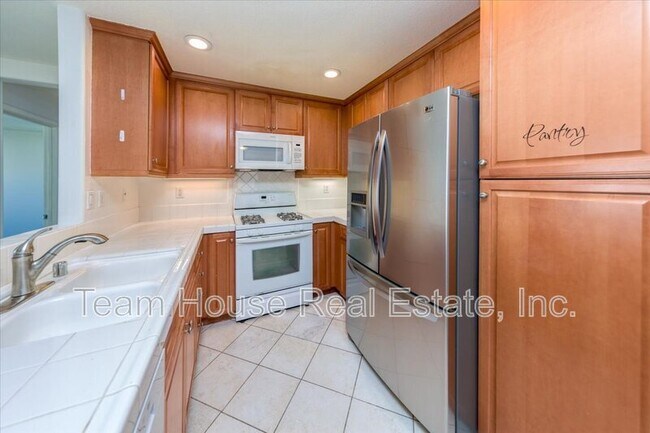 Building Photo - 28440 Mirabelle Ln