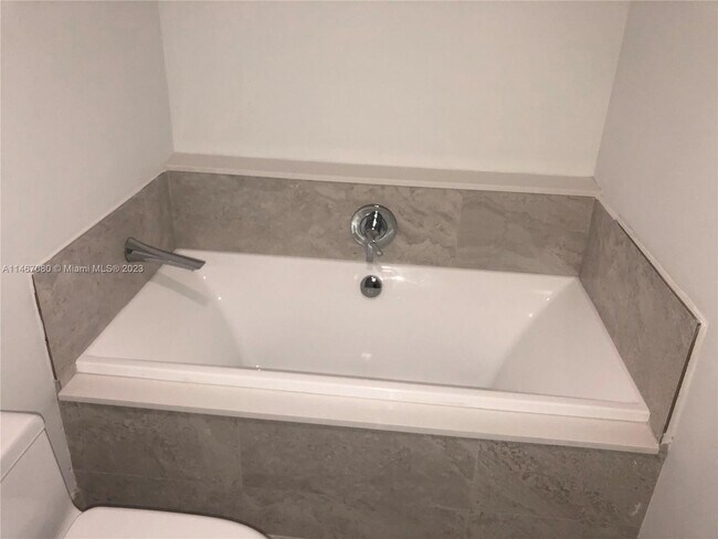 Building Photo - 488 NE 18th St