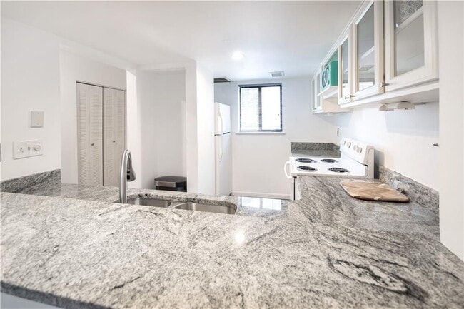 Building Photo - 19 Finch Trail NE