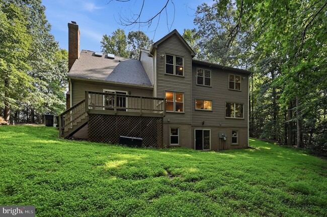 Building Photo - 2 English Hills Dr