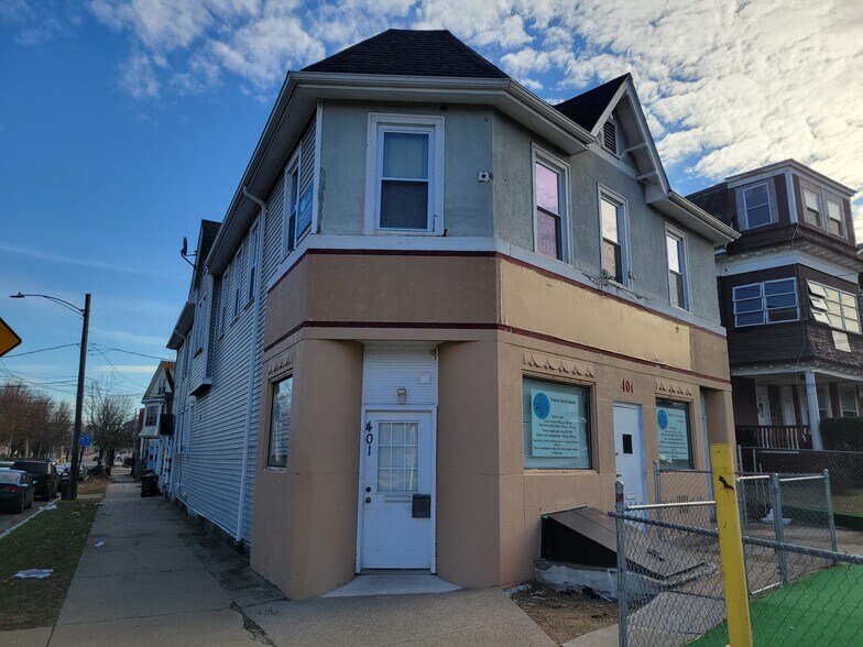 Building Photo - 324 Goffe St