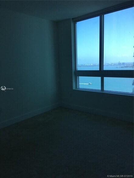 Building Photo - 1900 N Bayshore Dr