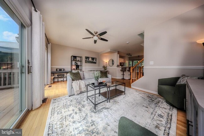 Building Photo - 11585 Nellings Pl