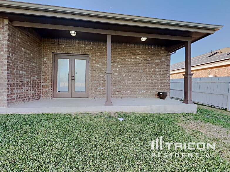 Building Photo - 6914 Sabine Pass