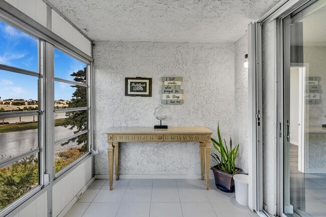 Building Photo - 14623 Bonaire Blvd