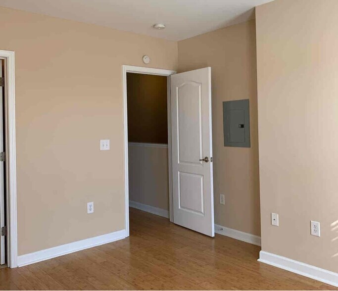 Building Photo - 2088 Ayrsley Town Blvd