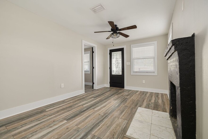 Building Photo - 106 W Haya St