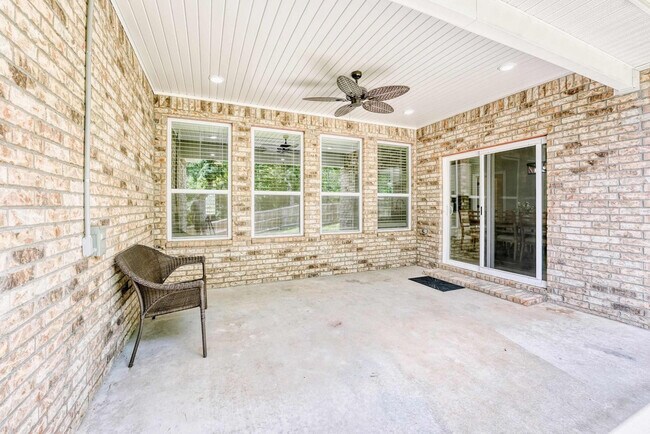 Building Photo - 5 Mawnan Ln