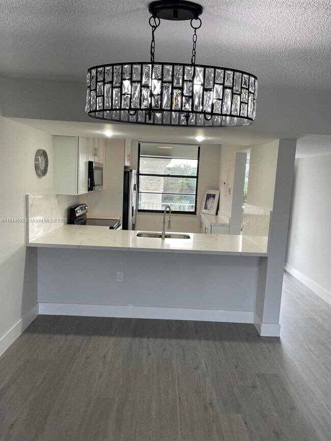 Building Photo - 1508 Whitehall Dr