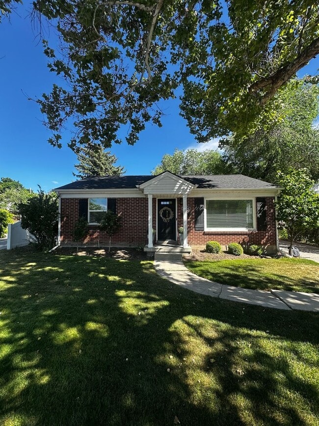 Building Photo - Beautiful 4 Bedroom Home in Millcreek Available Now!