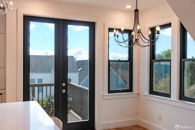 Building Photo - 60 Carmelita St