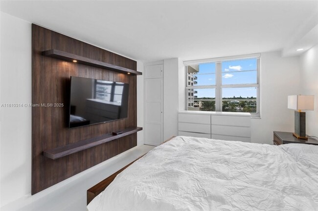 Building Photo - 5701 Collins Ave