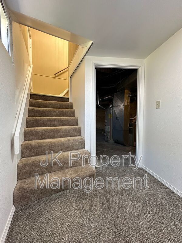 Building Photo - 2510 2nd Ave N