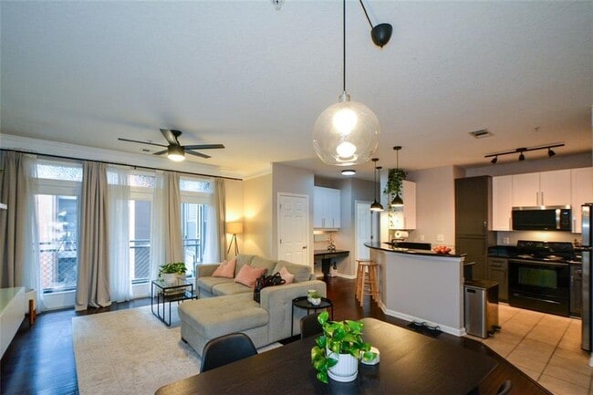 Building Photo - 400 17th St NW