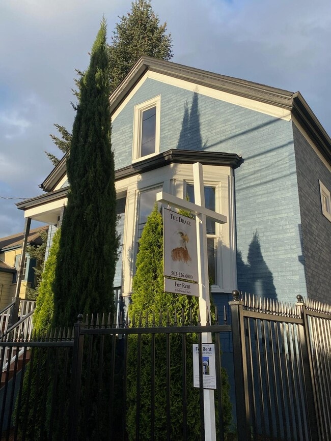 Building Photo - 1724 NW 24th Ave