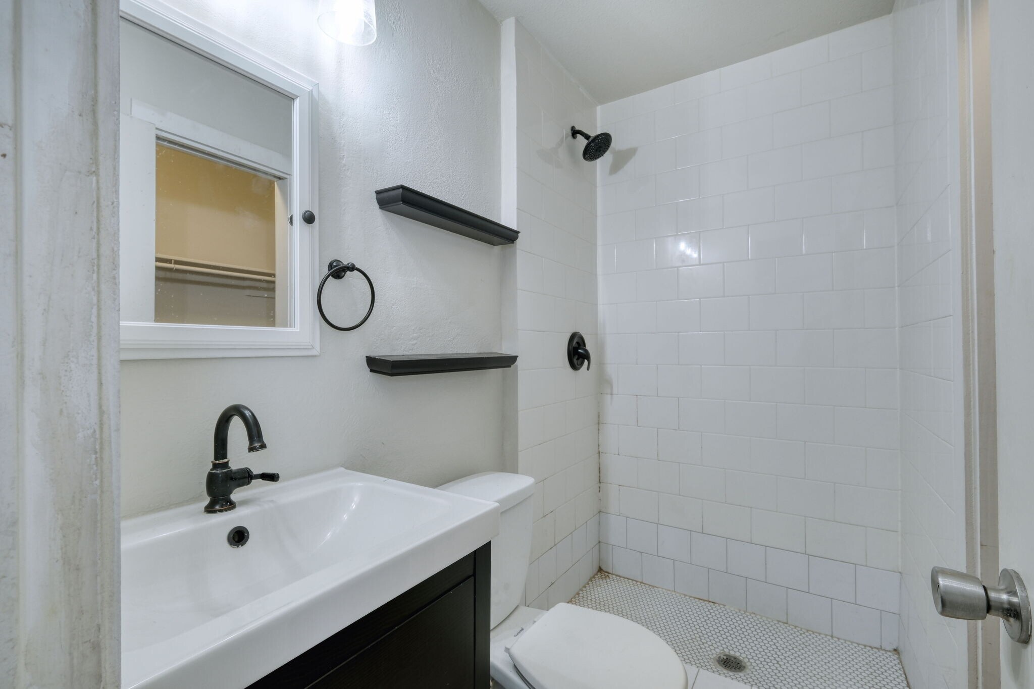 Building Photo - 6407 Auburn Dr