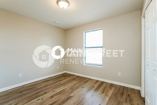 Building Photo - 4 Bedroom Pet-Friendly Home in Lehigh Acres, FL with Main Street Renewal