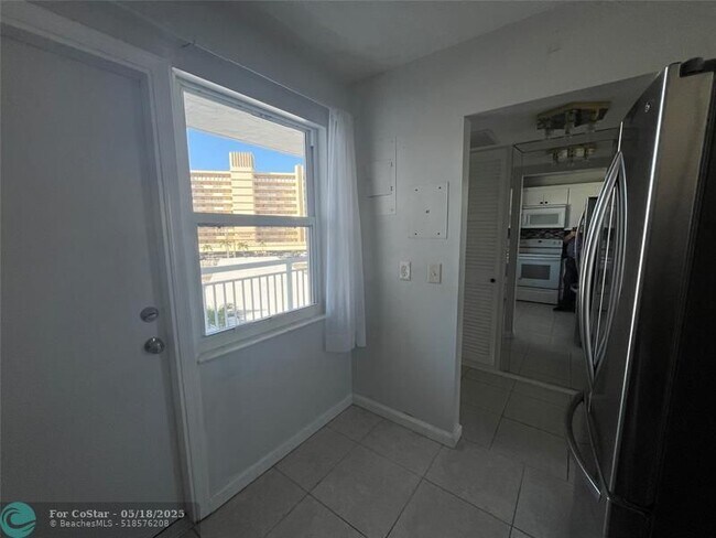 Building Photo - 301 N Ocean Blvd