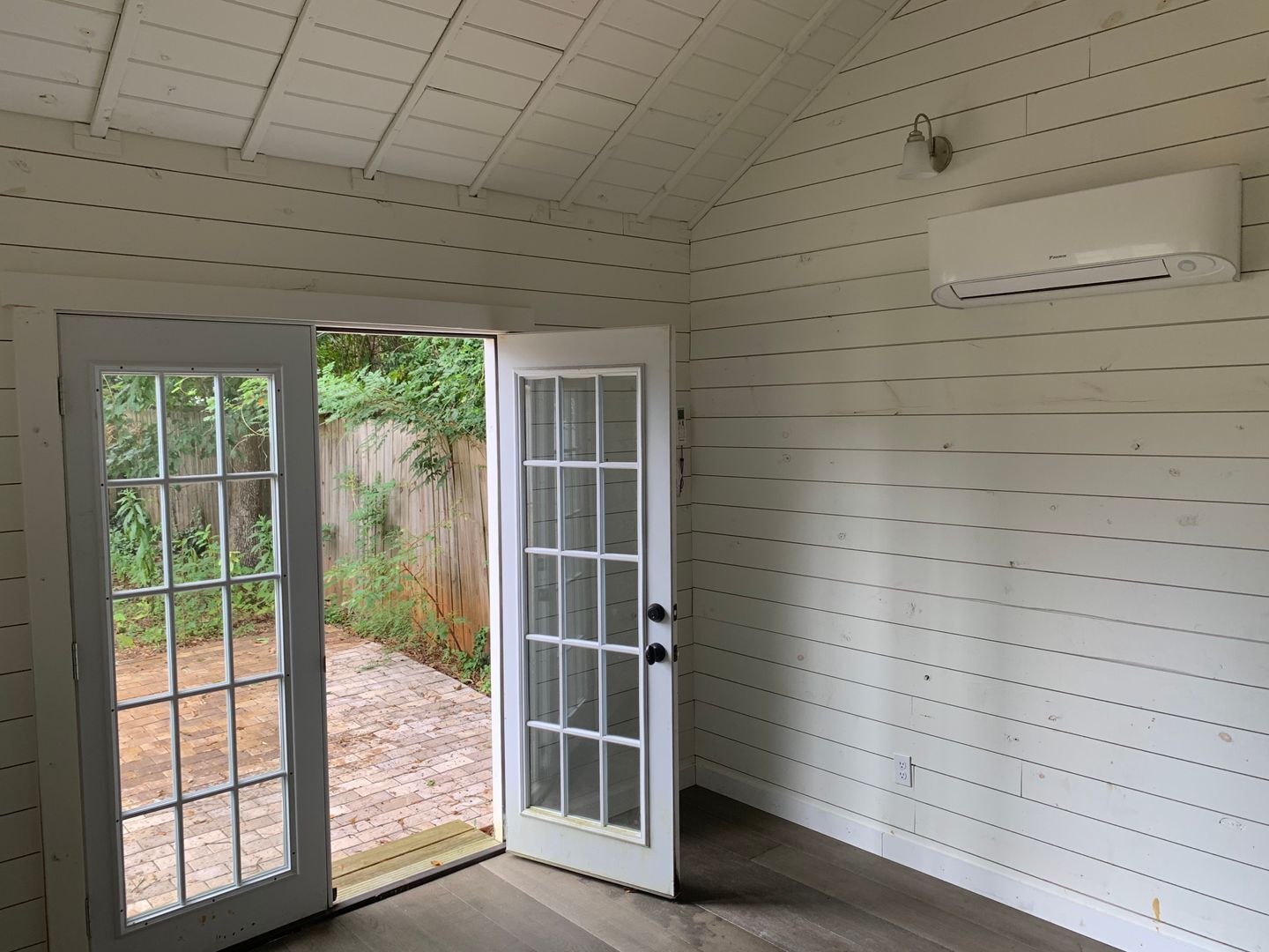 Building Photo - AVAILABLE NOW