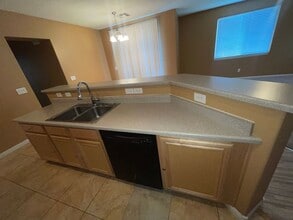 Building Photo - Delightful 2 Bedroom 2 Bathroom Townhouse!