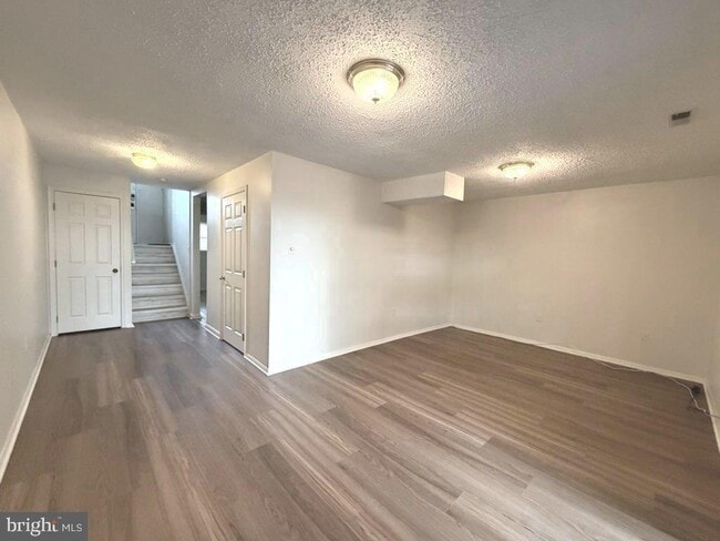 Building Photo - 2495 Vineyard Ln